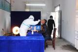 皖河农场开展咽拭子采样检测工作