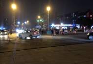 合肥當涂北路與皇藏峪路交叉口處出現深洞  現場被鐵皮圍起約40平方米