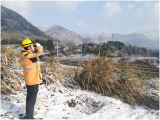 冰雪中，黄山高铁“巡线人”保高铁线路安全