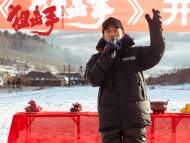 ﻿张艺谋父女联手新片《狙击手》开机 聚焦抗美援朝狙击手