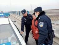 女子與丈夫鬧矛盾欲輕生 淮南民警勸說其打消自殺念頭