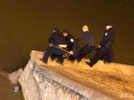 蕪湖：花季少女跳河輕生 民輔警合力奮勇救援