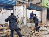 合肥老城区一违建无人认领 城管依法实施拆除