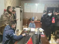 池州4歲男童夜晚街頭找媽媽 寒風(fēng)中獨(dú)行一兩公里