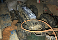 合肥一路面突現(xiàn)深洞續(xù)：將讓機(jī)器人進(jìn)污水管里去查原因