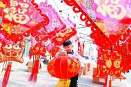 萬戈：年（外一首）