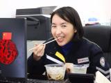 就地过年 暖在身边|在曹妃甸港　3万个手工水饺吃到家的味道