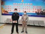 男子购买并使用伪造证件被拘留