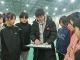想讓所有孩子都接觸手球運動  ——記宿州市第九中學教育集團女子手球隊主教練吳昊