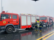 合肥一倉庫發生火情：現場濃煙滾滾 十余輛消防車在現場救援