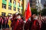 开学第一天  铜陵市一老师给全班学生发“红包”