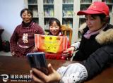 铜陵男子在外就地过年 女儿安慰他“爸爸安心在外工作，我和奶奶都挺好”  
