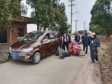 出警途中遇老人车祸受伤  无为市警医接力及时将其送医救治