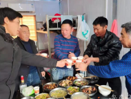 就地過年|建筑工人趙金立：一家四口分在三地過年