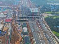 安九高鐵安慶西站主體結構封頂 預計2021年底建成通車