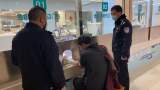 泗县一男子凌晨酒后驾车行驶  撞坏居民家大门    