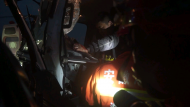 貨車與小轎車追尾一男子被困 淮南消防緊急救援