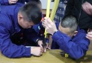  蕪湖男孩玩戒指致手指被卡