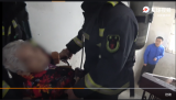 蚌埠：厨房着火  瘫痪老人被困家中