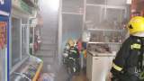 六安一饭店后厨着火  隔壁邻居报警