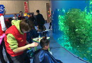 合肥海洋世界二月二免費為游客剃頭