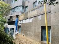 居民樓外接花壇突然垮塌 事發合肥創景花園