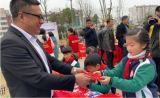 暖心三月学雷锋，便民服务进社区——合肥市琥珀名城小学少先队志愿者服务活动