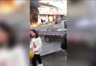 肥西一門面房突發火災  好心人撬門救人