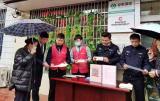 铜陵市郊区陈瑶湖派出所开展“反假币”宣传