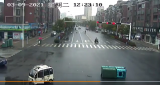 芜湖：两车相撞互相推诿 路口监控真相大白