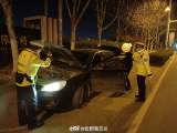 合肥：为避酒驾检测  司机“戏精”上身 