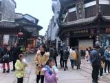 屯溪老街游客熙熙攘攘 黄山市旅游明显复苏 