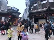 屯溪老街游客熙熙攘攘 黃山市旅游明顯復(fù)蘇 