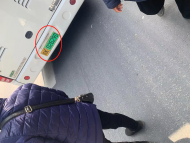 臨泉一公交車司機駕車玩手機  駕駛?cè)撕蛙囕v所屬企業(yè)均被處罰