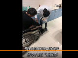 巢湖受伤民警死死抓住方向盘  成功逼停作案车辆
