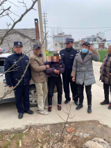 一精神异常老太走失三天 泗县民警助其回家