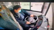  幼童突發抽搐 蚌埠懷遠城鄉公交車秒變“救護車” 