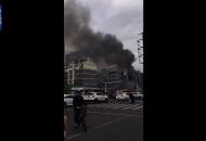 蚌埠一民宅起火  現(xiàn)場火光沖天