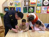合肥城管开展“五一”志愿劳动 宣传垃圾分类