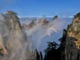 清明假期3.6萬游客飽覽黃山云海與日出