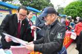  铜官区法院：法官进社区开展平安建设宣传活动