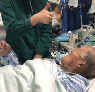 安慶104歲老人誤把洗衣液當飲料喝后一度呼吸心跳驟停   脫險后跟醫護人員說“想回家！”