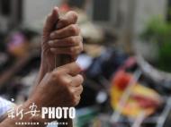 女子在北京做保姆 多次以威脅、擊打等方式虐待殘疾老人