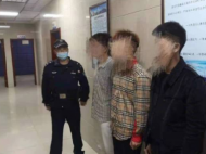 肥東：三男子拉車門盜竊 連酸奶都沒放過