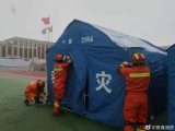 青海玛多7.4级地震致部分酒店房屋开裂 有游客连夜驱车离开 当地现普降中雪