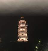 安庆振风塔塔尖在暴风雨中受损   疑因被狂风吹折