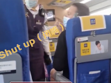 高铁上外籍旅客不戴口罩遭邻座阿姨怒怼！铁路部门回应