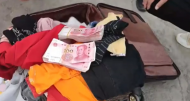 合肥：行李箱從大巴車上掉落  2萬元學費丟失