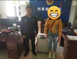 大巴到宣城站女子睡着了未下车  行李被错拿
