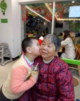 致敬母亲|为子女解决后顾之忧 妈妈的“爱好”是干活